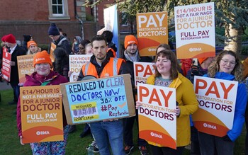 NHS strikes doctors consultants pay dispute