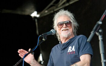 Raymond Froggatt performing at the Henley-in-Arden 60's Summer Festival in 2011 